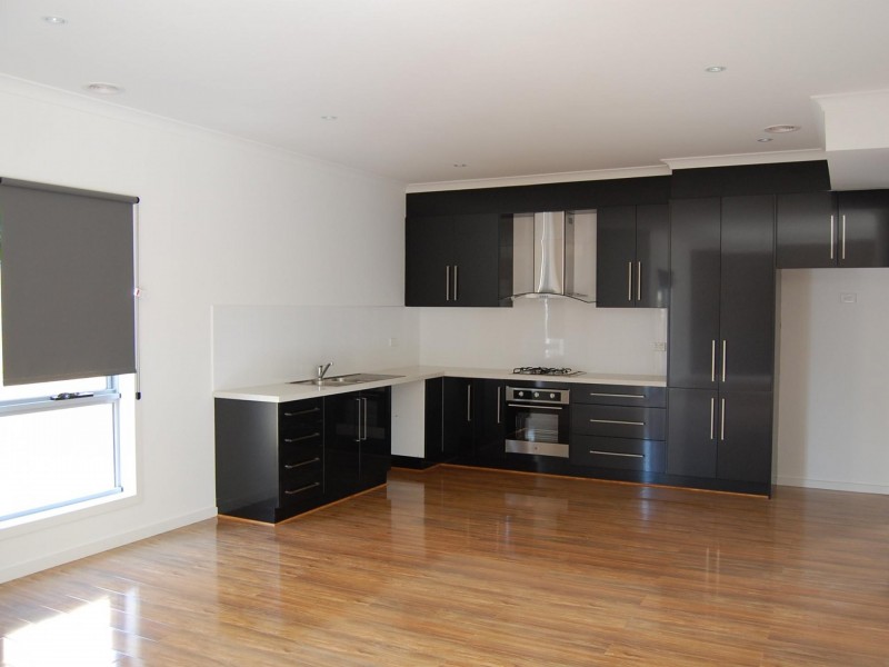 4/2 Dubbo Street, Albion VIC 3020