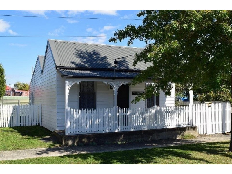 *24 Hunt Street, Ballarat East VIC 3350