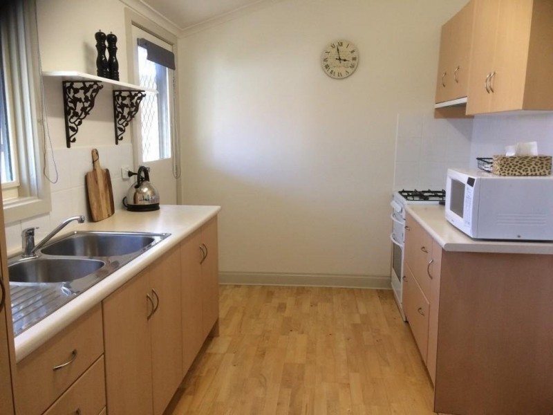 *24 Hunt Street, Ballarat East VIC 3350