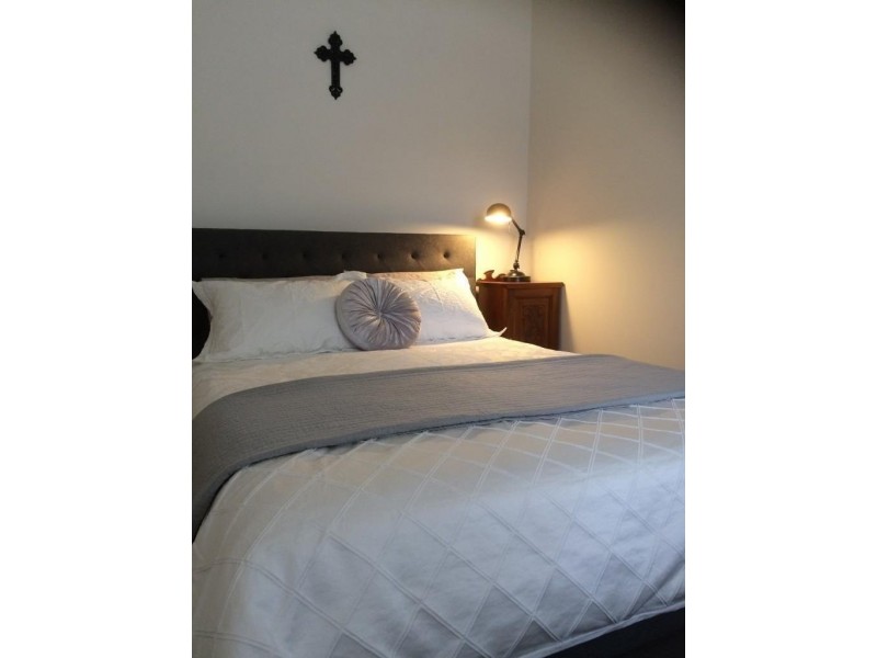 *24 Hunt Street, Ballarat East VIC 3350