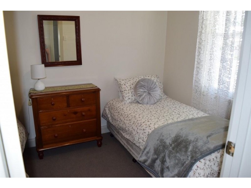 *24 Hunt Street, Ballarat East VIC 3350