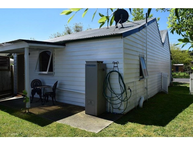 *24 Hunt Street, Ballarat East VIC 3350