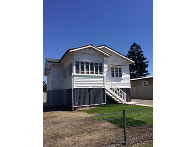 11 Water Street, Southport QLD 4215