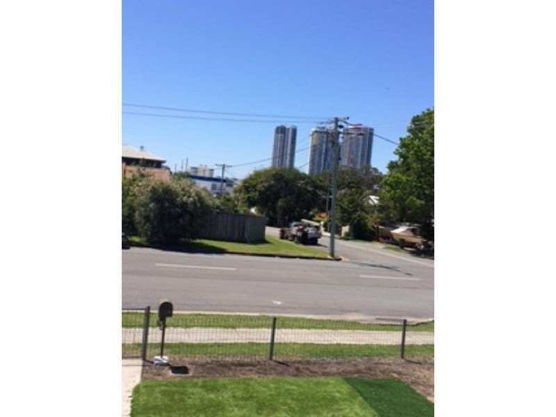 11 Water Street, Southport QLD 4215