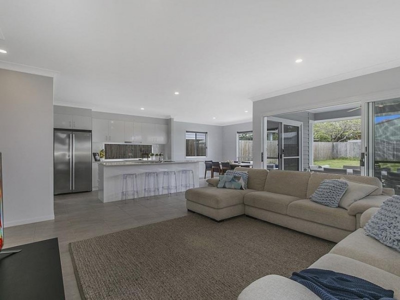 15A Russell Street, Cleveland QLD 4163