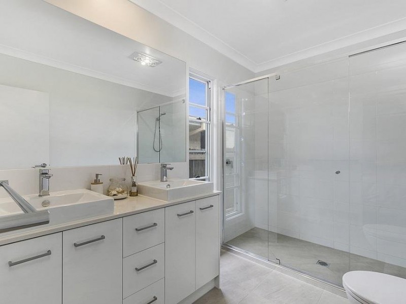 15A Russell Street, Cleveland QLD 4163