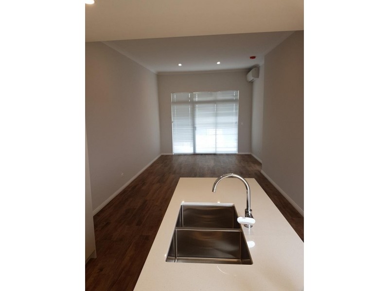 2 Cooli Street, Hammond Park WA 6164