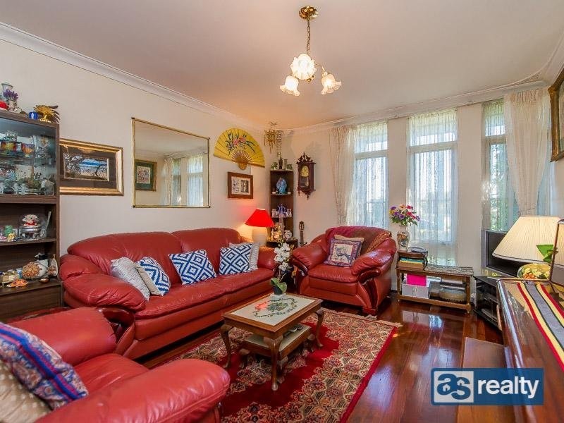 32 Cameron Street, Embleton WA 6062