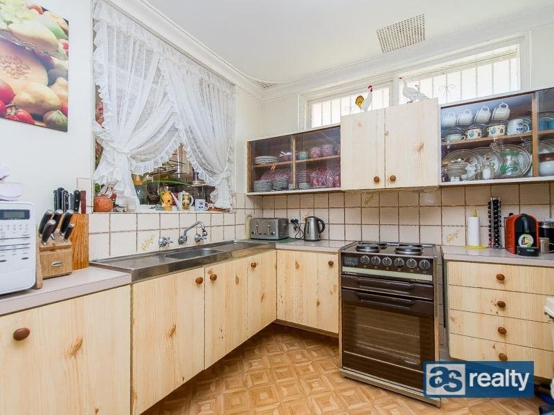 32 Cameron Street, Embleton WA 6062