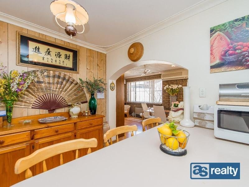 32 Cameron Street, Embleton WA 6062