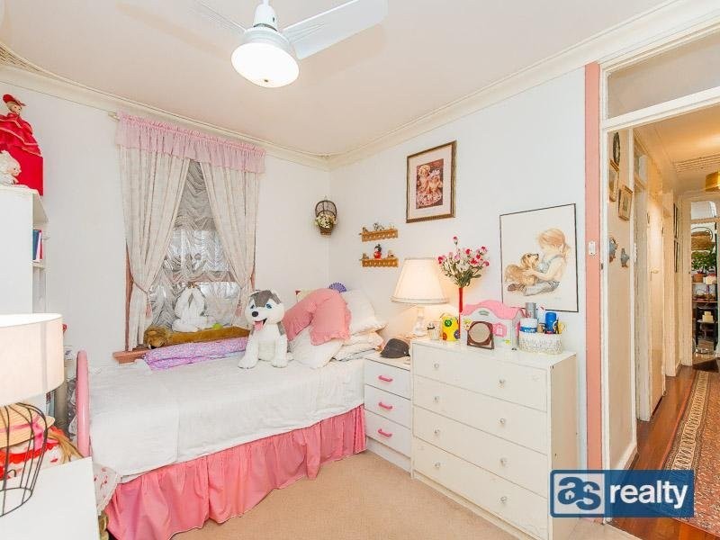 32 Cameron Street, Embleton WA 6062