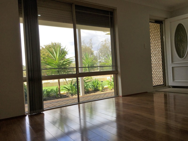 2 Auburn Close, Marangaroo WA 6064