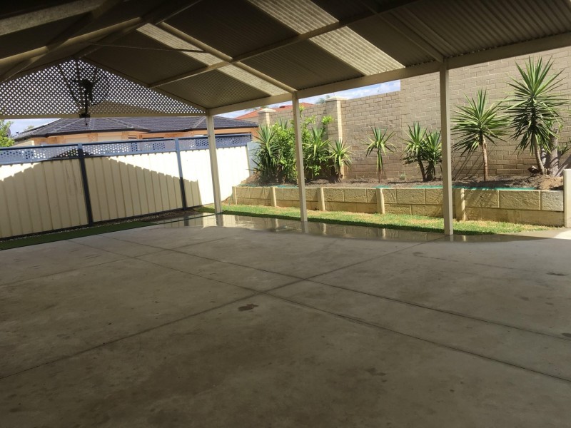 2 Auburn Close, Marangaroo WA 6064