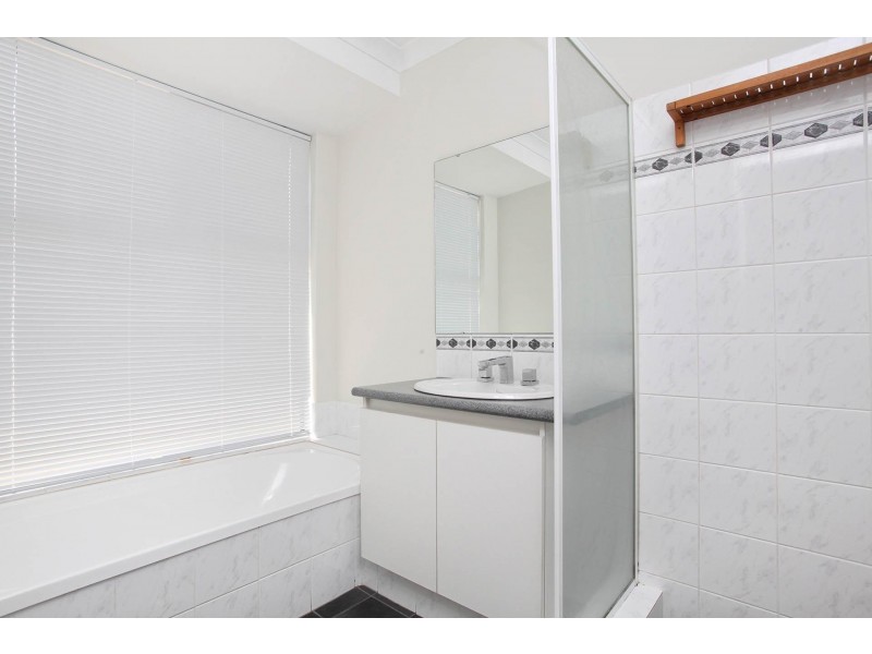 72 Hardey East Road, Wattle Grove WA 6107