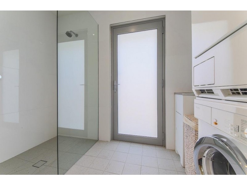 11 La Scala Court, Isle Of Capri QLD 4217