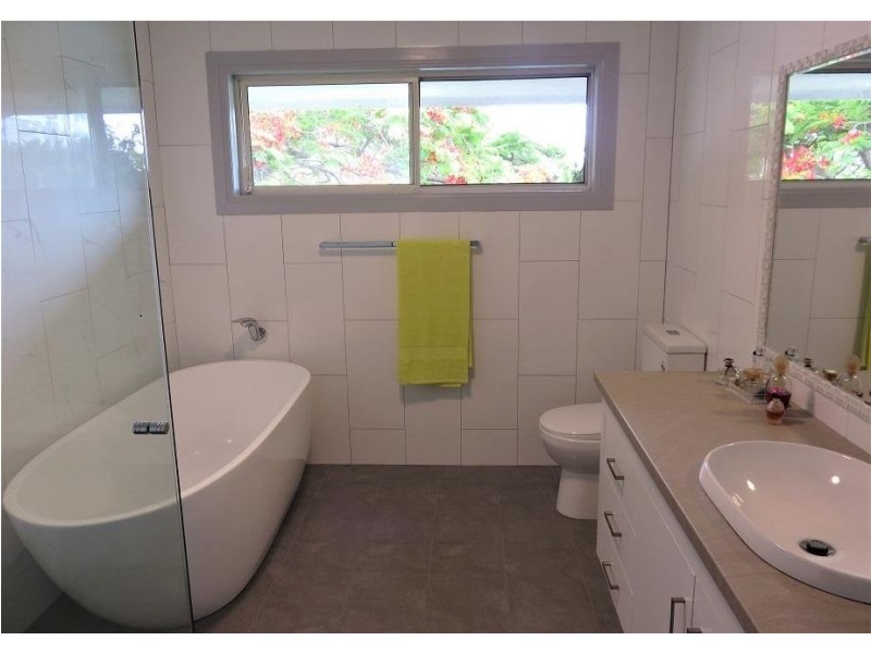 Broadbeach Waters QLD 4218