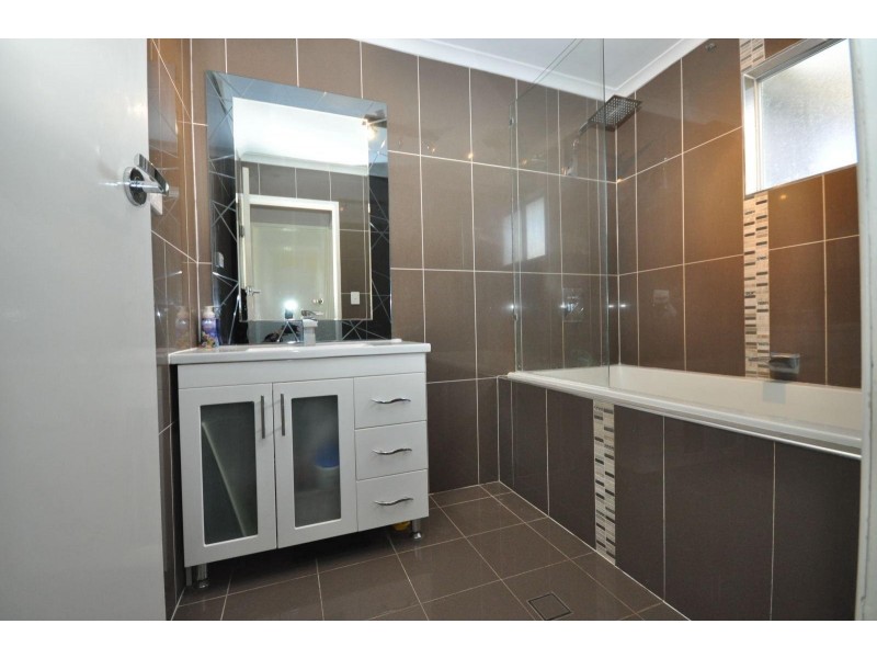 132 North Road, Woodridge QLD 4114