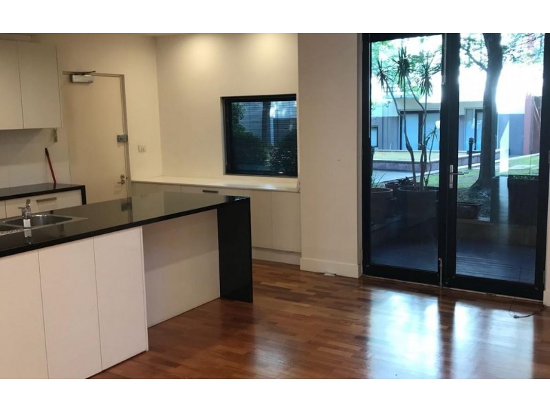 10/157 Bouverie Street, Carlton VIC 3053