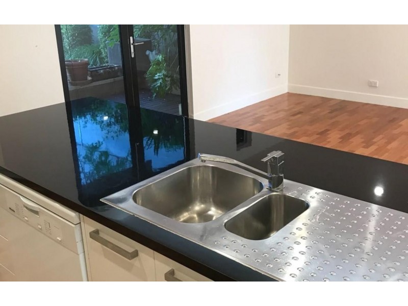 10/157 Bouverie Street, Carlton VIC 3053