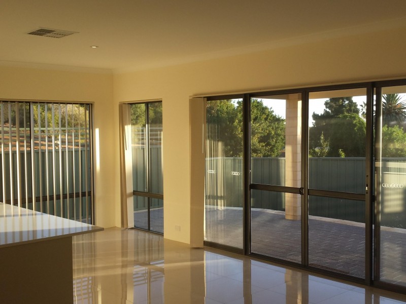 17 Bedfordale Hill Road, Mount Richon WA 6112