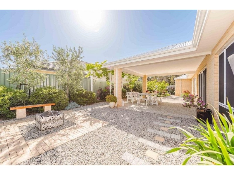 9 Moonbooli Street, Forrestfield WA 6058