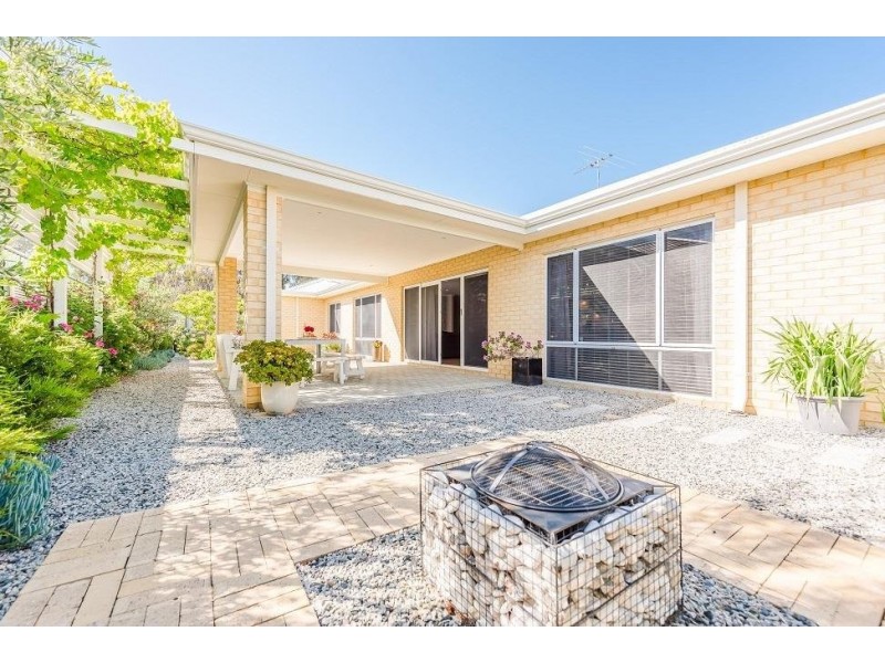 9 Moonbooli Street, Forrestfield WA 6058