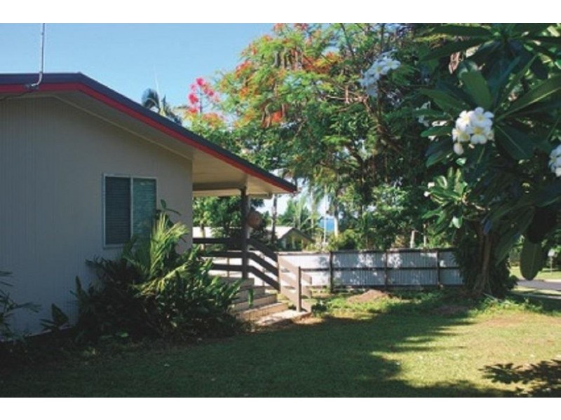 39 Cutten Street, Bingil Bay QLD 4852