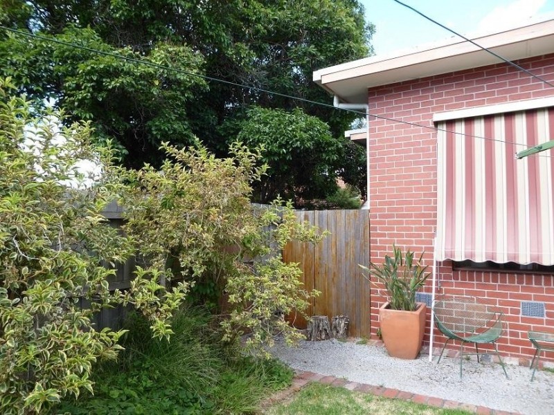* 4 Clive Road, Hawthorn East VIC 3123