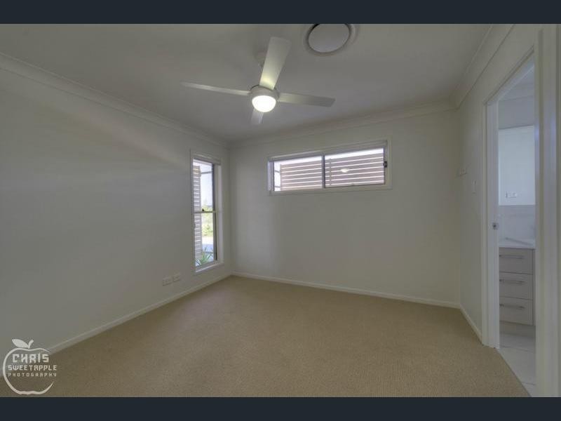 2/72 Acacia Drive, Miles QLD 4415