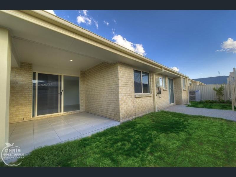 2/72 Acacia Drive, Miles QLD 4415