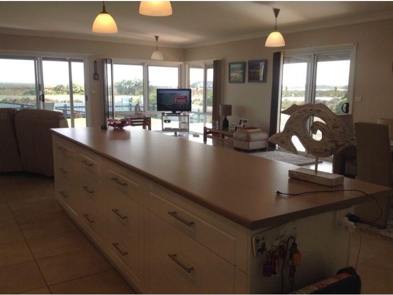 17 Wight Street, Manns Beach VIC 3971