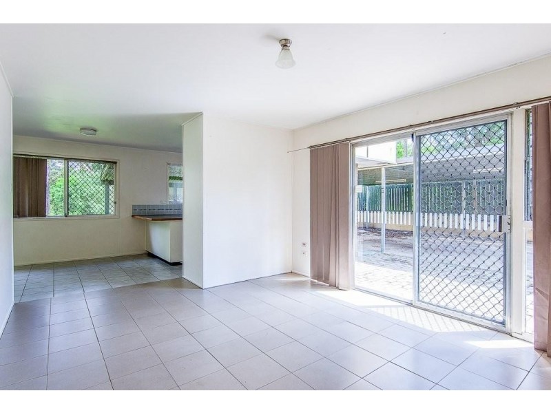 13 Leonard Street, Kingston QLD 4114