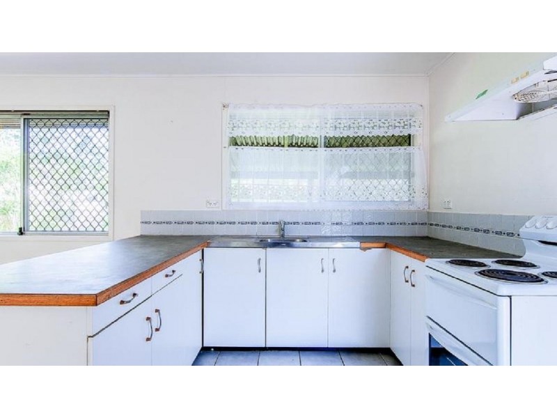 13 Leonard Street, Kingston QLD 4114