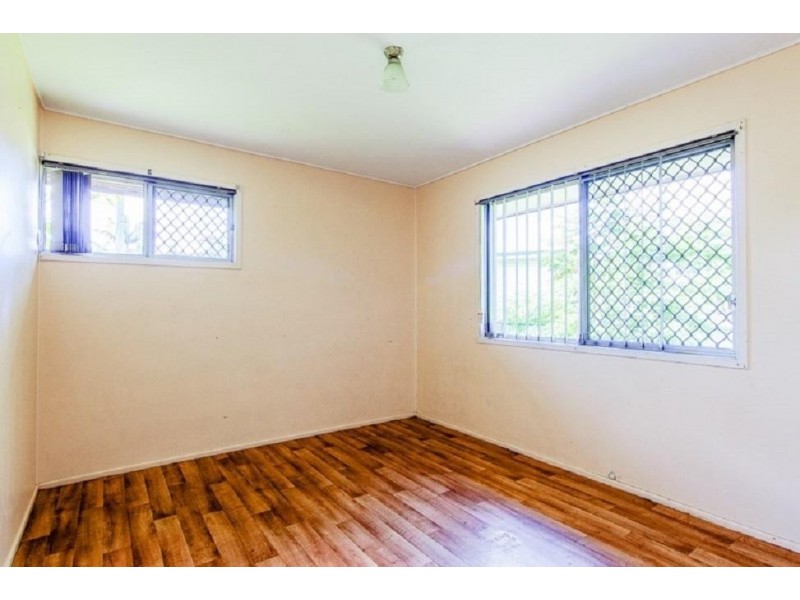 13 Leonard Street, Kingston QLD 4114