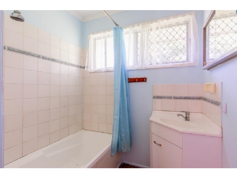 13 Leonard Street, Kingston QLD 4114