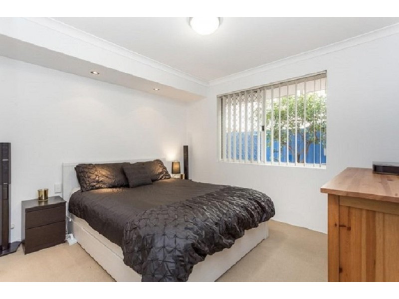 2/3 Hove Court, Nollamara WA 6061