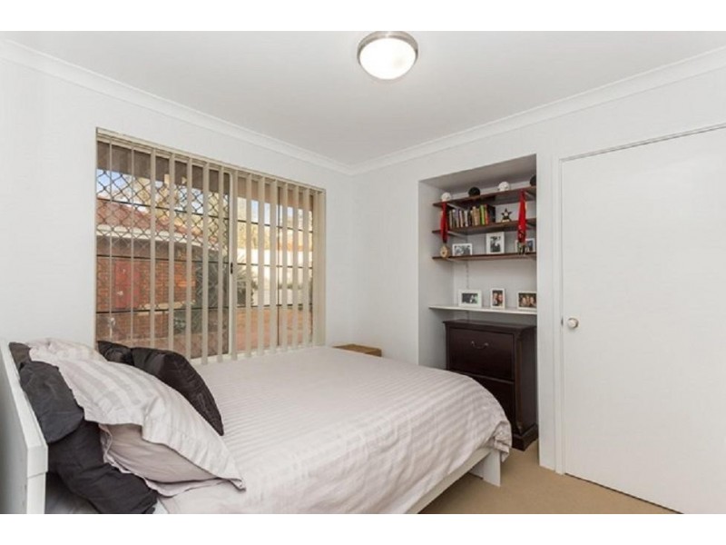 2/3 Hove Court, Nollamara WA 6061