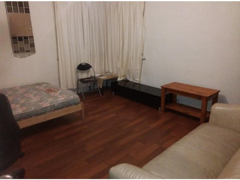 19 Curtain Street, Kingsbury VIC 3083