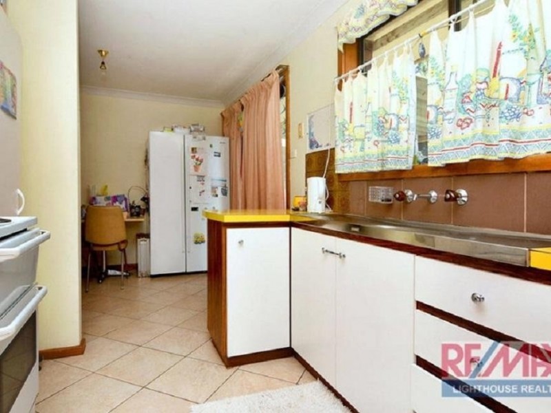 *40 Jacaranda Crescent, Withers WA 6230