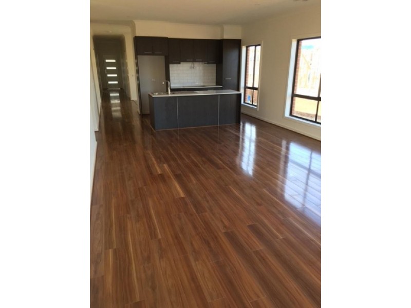 * Grampians Avenue, Werribee VIC 3030