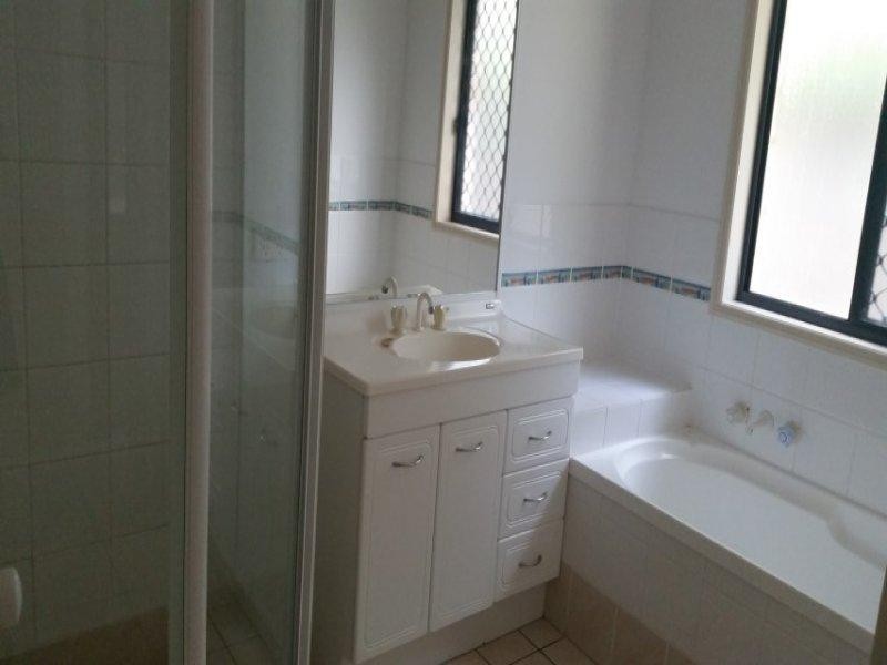 2 Cooba Place, Noosaville QLD 4566