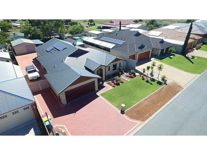 * 54 Bonaparte Drive, Secret Harbour WA 6173