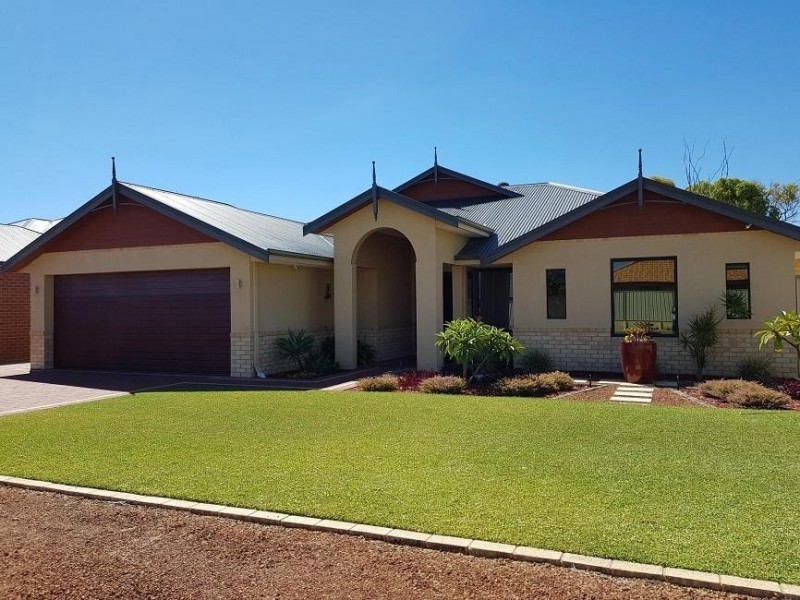 * 54 Bonaparte Drive, Secret Harbour WA 6173