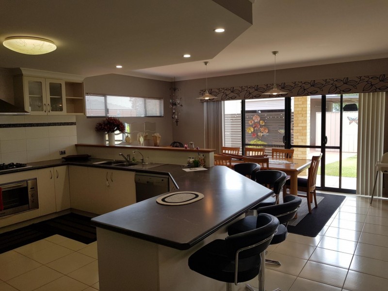 * 54 Bonaparte Drive, Secret Harbour WA 6173