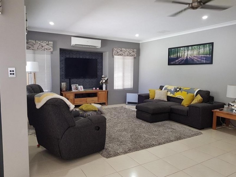 * 54 Bonaparte Drive, Secret Harbour WA 6173