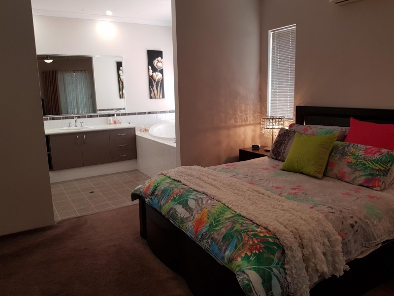 * 54 Bonaparte Drive, Secret Harbour WA 6173