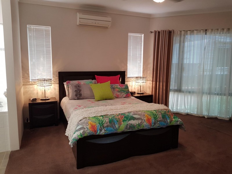 * 54 Bonaparte Drive, Secret Harbour WA 6173