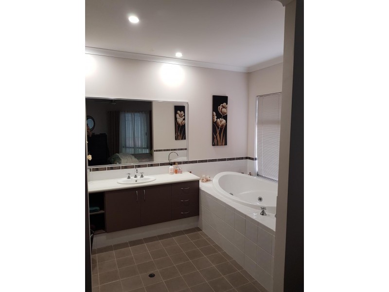 * 54 Bonaparte Drive, Secret Harbour WA 6173