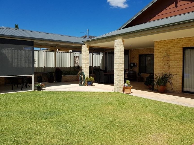 * 54 Bonaparte Drive, Secret Harbour WA 6173