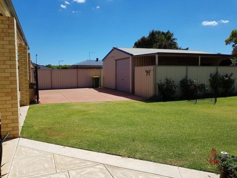 * 54 Bonaparte Drive, Secret Harbour WA 6173